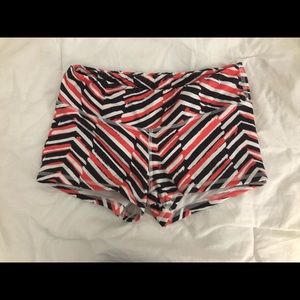Fleo chevron red black white